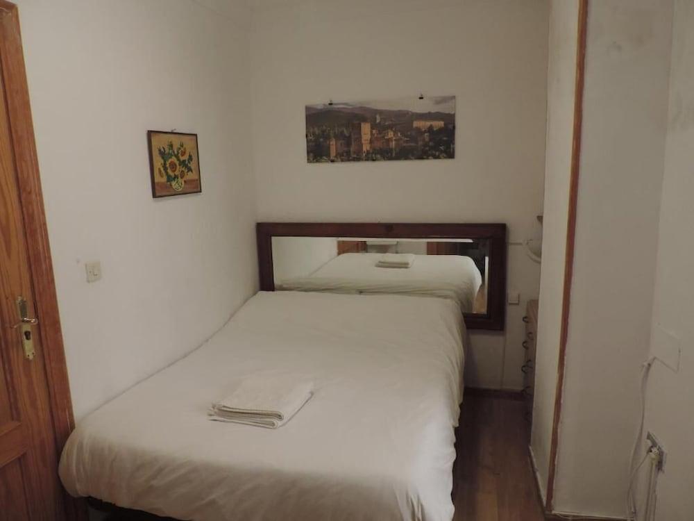 Hostel El Cascabel Гранада Экстерьер фото